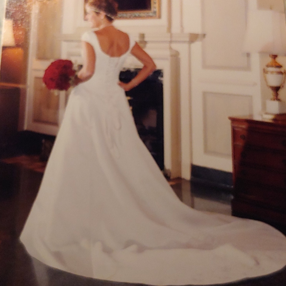 PRICED TO GO ♥❤♥EARLY MAGGIE SOTTERO WEDDING DRESS - Picture 2 of 9